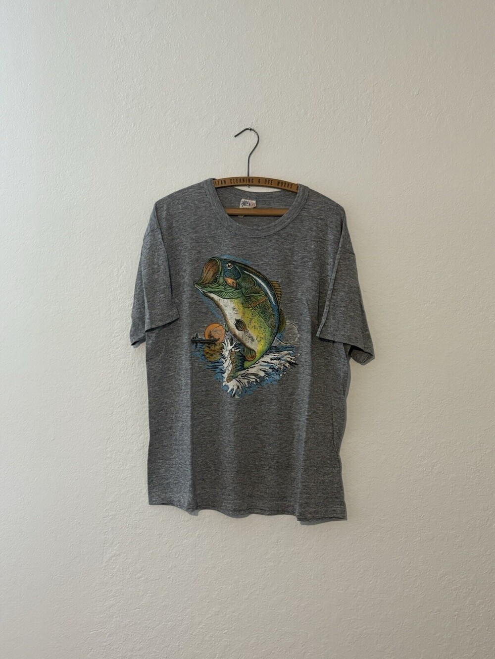 Vintage 90’s Single Stitch Bass Fishing Nature Gray Shirt Size Men’s XL